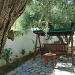 Leros Eleonas 公寓 *