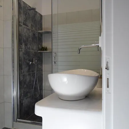 Leros Eleonas شقة *