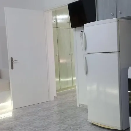 Leros Eleonas شقة أليندا